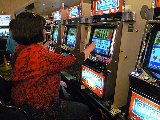 What casino game gives real money?