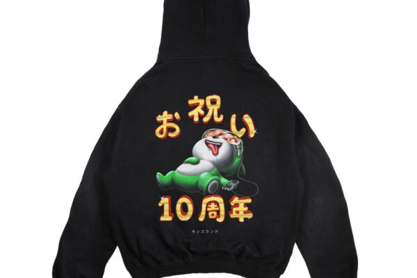 KISS LAND 10 YEAR WANDERLUST PULLOVER HOOD