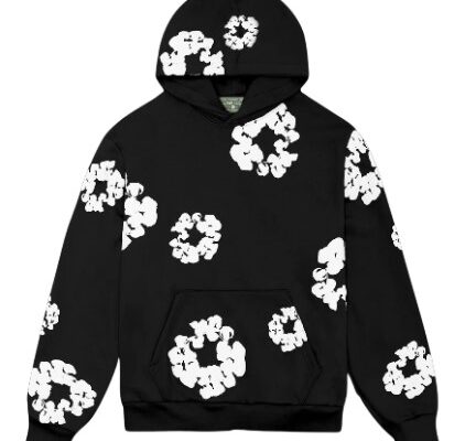 The Cotton Wreath Hoodie Black