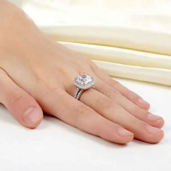 Cushion Halo Diamond Ring