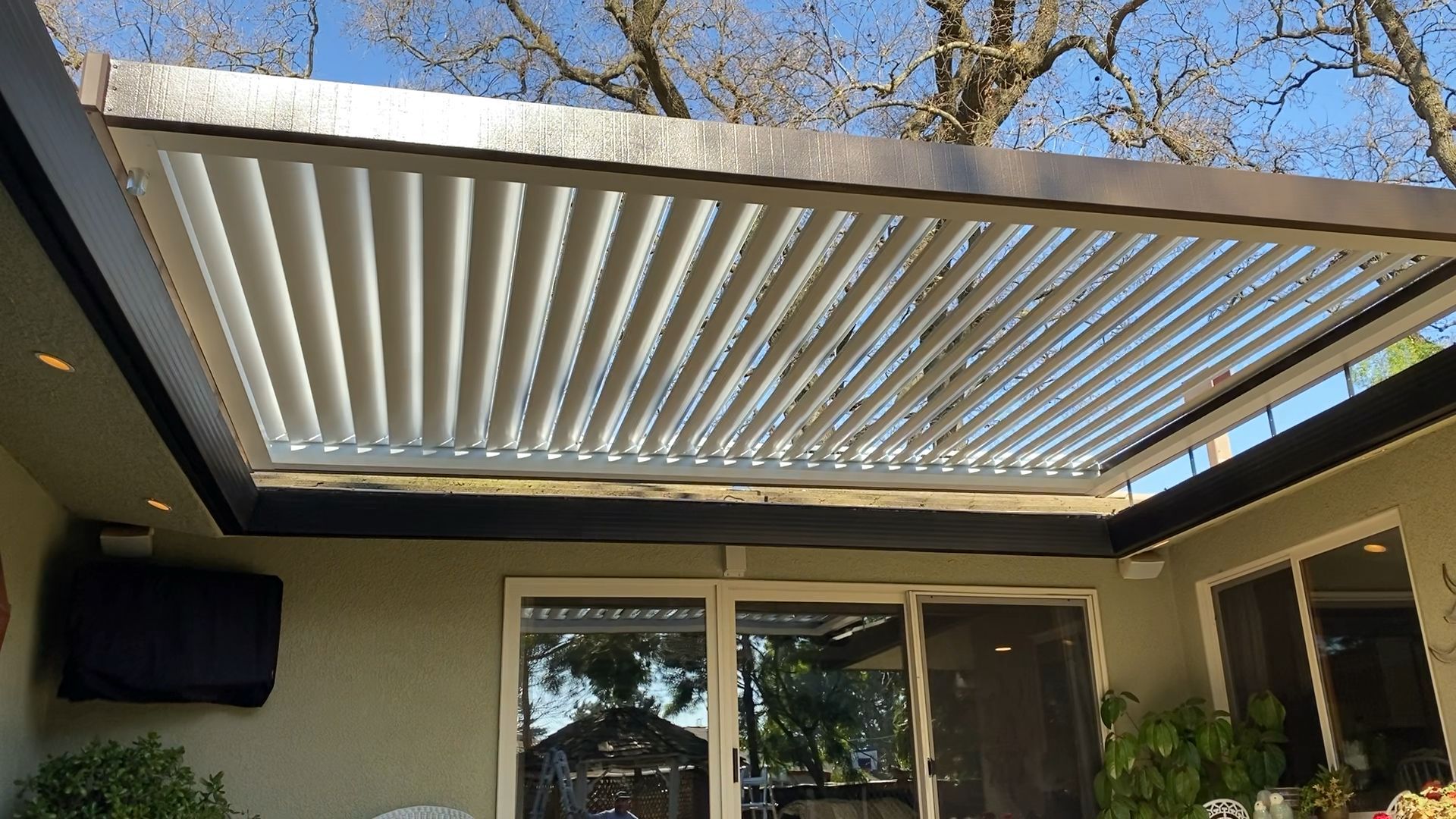 louvered opening roof